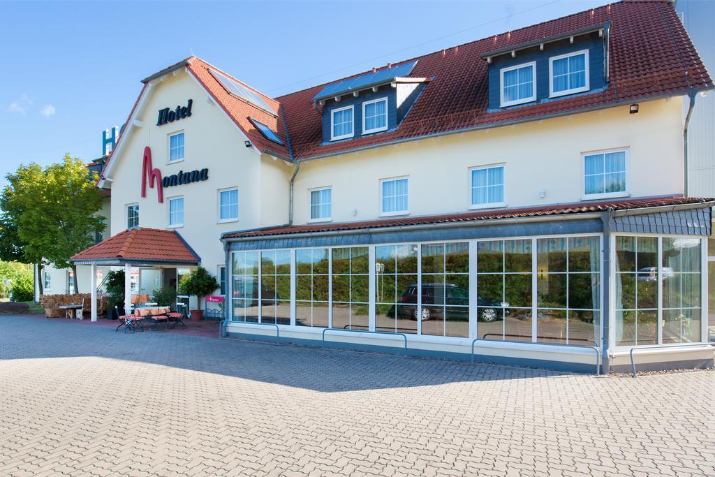 Hotel Montana Lauenau Exterior foto